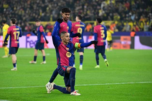 Torjubel zum 0:1 durch Raphinha 11 FC Barcelona, Barca , Borussia Dortmund vs. FC Barcelona , Fussball, Champions League, 6. Spieltag, 11.12.2024 Dortmund Nordrhein-Westfalen Deutschland