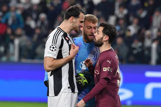 Foto IPP Massimo Rana Torino 11-12-2024 Calcio Champions League 2024 2025 Juventus-Manchester City nella foto federico gatti e bernardo silva Italy Photo Press - World Copyright italy ITALY  Copyright: xR4924_italyphotopressx