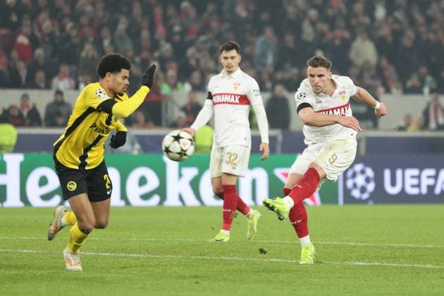 11.12.2024, Deutschland, Stuttgart, Fußball Champions League, VfB Stuttgart vs. Young Boys Bern, v.l. Zachary Athekame (Bern) Fabian Rieder (VfB) Ermedin Demirovic (VfB)