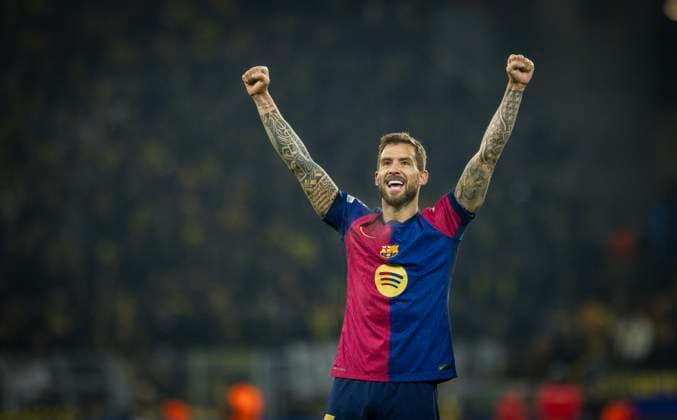 Sport Bilder des Tages Dortmund, Germany. 11th Dec 2024. Final jubilation: Inigo Martinez (Barca) Borussia Dortmund - FC Barcelona, Barca 11.12.2024