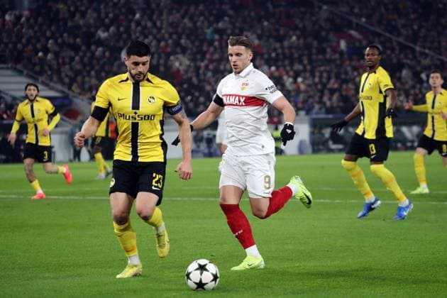 11.12.24 VfB Stuttgart - Young Boys Bern Deutschland, Stuttgart, 11.12.2024, Fussball, UEFA Champions League, VfB Stuttgart - Young Boys Bern: v.l. Loris Benito (Young Boys Bern), Ermedin Demirovic (VfB Stuttgart).