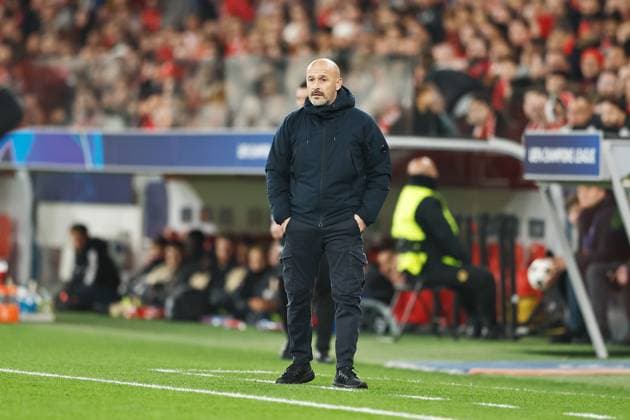 Vincenzo Italiano (Bologna), DECEMBER 11, 2024 - Football Soccer : UEFA Champions League League phase match day 6 between SL Benfica 0-0 Bologna FC 1909 at the Estadio do SL Benfica in Lisbon, Portugal. Noxthirdxpartyxsales  (275942003)