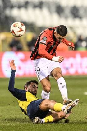 Union s Charles Vanhoutte and Nice s Badredine Bouanani fight for the ball during a soccer game between Belgian soccer team Royale Union Saint-Gilloise and French OGC Nice, on Thursday 12 December 2024 in Brussels, on day 6 8 of the League phase of the UEFA Europa League tournament. BRUNOxFAHY  x108095459x