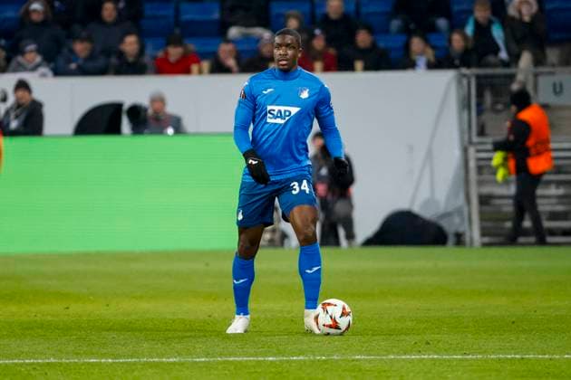 Stanley Nsoki (TSG Hoffenheim, 34) am Ball , Fussball, UEFA Europa League, 6. Spieltag, 2024 2025, TSG Hoffenheim vs. FCSB Bukarest, 12.12.2024, Rhein-Neckar-Arena, Sinsheim, Deutschland Sinsheim Rhein-Neckar-Arena Baden-Württemberg Deutschland Copyright: xGrantxHubbsx