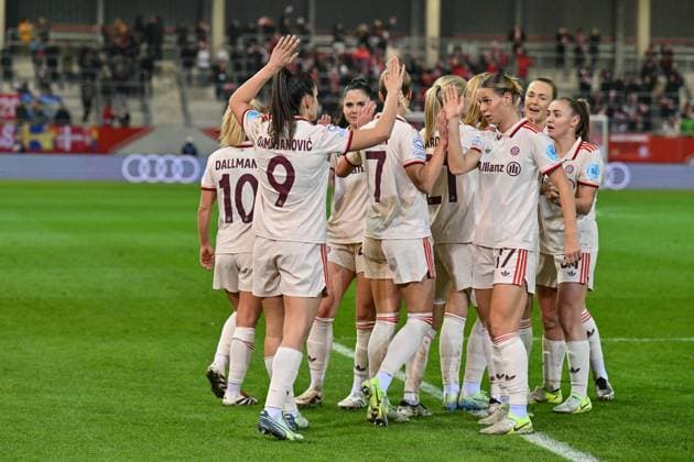 UEFA Womens s Champions League; FC Bayern München Frauen - Juventus Turin Frauen; 12.12.2024 Jubel nach dem Treffer zum 1-0 fuer die FCB Frauen durch Jovana DAMNJAVOVIC (FCB 9) Freude Happy Tor Torschuetzin Womens Champions League: FC Bayern Frauen - Juventus FC, FC Bayern Campus am 12.12.2024 Copyright: xBEAUTIFULxSPORTS Goldbergx