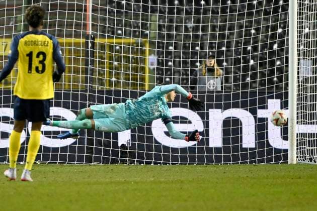 Royale Union Saint-Gilloise v Nice - UEFA Europa League BRUSSELS, BELGIUM - DECEMBER 12 : Moris Anthony goalkeeper of Royale Union Saint-Gilloise stops the ball during the UEFA Europa League 2024 25 League Phase MD6 match between Royale Union Saint-Gilloise and Nice on December 12, 2024 in Brussels, Belgium, 12 12 2024 Brussels Belgium  Copyright: xVincentxKalutx
