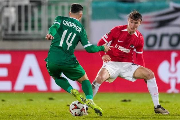 2024-12-12 Ludogorets v AZ Alkmaar - UEFA Europa League 2024 25 League Phase MD6 RAZGRAD, BULGARIA - DECEMBER 12: Denny Gropper of Ludogorets and Peer Koopmeiners of AZ battle for possession during a UEFA Europa League 2024 25 League Phase MD6 match between Ludogorets and AZ Alkmaar at Huvepharma Arena on December 12, 2024 in Razgrad, Bulgaria. Razgrad Huvepharma Arena Bulgaria Content not available for redistribution in The Netherlands directly or indirectly through any third parties. Copyright: xEdxvanxdexPolx