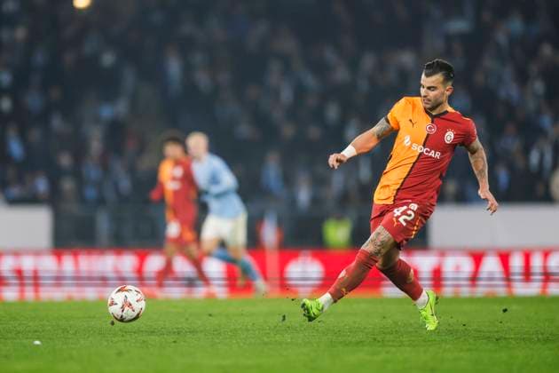 MALMÖ, SWEDEN 20241212 Galatasaray s Abdulkerim Bardakci in action during the UEFA Europa League soccer match between Malmo FF and Galatasaray SK at Malmo New Stadium in Malmo, Sweden, on Dec. 12, 2024. MALMÖ SWEDEN x10600x