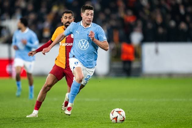241212 Lasse Berg Johnsen of Malmö FF during the UEFA Europa League football match between Malmö FF and Galatasaray on December 12, 2024 in Malmö. Photo: Petter Arvidson BILDBYRAN kod PA PA0940 fotboll football soccer fotball uefa europa league europa league malmö ff galatasaray bbeng Copyright: PETTERxARVIDSON BB241212PA138