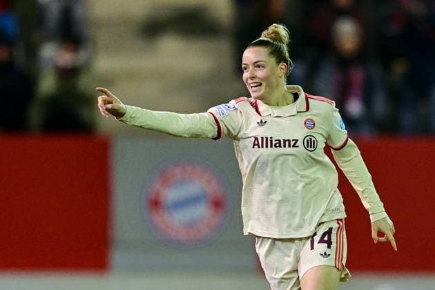 Torschützin Alara SEHITLER (FC Bayern München, FCB, 14) mit Torjubel, Jubel, Torjubel, Torerfolg, celebrate the goal, goal, celebration, Jubel ueber das Tor zum 4:0, optimistisch, Einzelbild, Aktion, Action, 12.12.2024, München (Deutschland), Fussball, UEFA Womens Champions League, Gruppe C, FC Bayern München - Juventus Turin