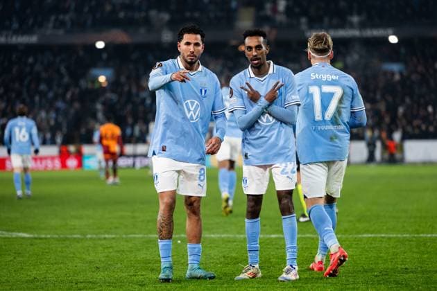 241212 Sergio Pena and Taha Ali of Malmö FF celebrate after 2-2 during the UEFA Europa League football match between Malmö FF and Galatasaray on December 12, 2024 in Malmö. Photo: Petter Arvidson BILDBYRAN kod PA PA0940 fotboll football soccer fotball uefa europa league europa league malmö ff galatasaray bbeng jubel Copyright: PETTERxARVIDSON BB241212PA142