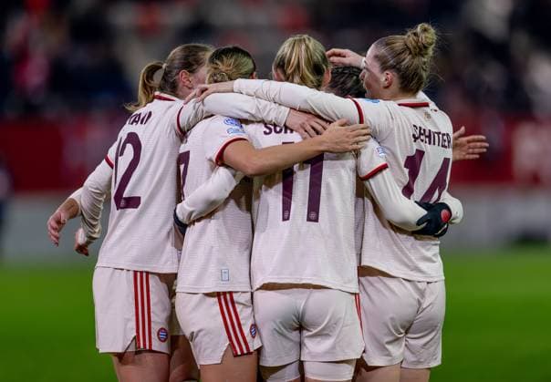 Die Bayernspielerinnen bejubeln mit Alara Sehitler (FC Bayern Muenchen Frauen, 14) deren Tor zum 4:0. GER, FC Bayern Muenchen vs. Juventus FC, Fussball, UEFA Womans Champions League, Gruppe C, 5. Spieltag, Saison 2024 2025, 12.12.2024. GER, FC Bayern Muenchen vs. Juventus FC, Fussball, UEFA Womans Champions League, Gruppe C, 5. Spieltag, Saison 2024 2025, 12.12.2024. Muenchen Copyright: xEibner-Pressefoto HeikexFeinerx EP_HFR