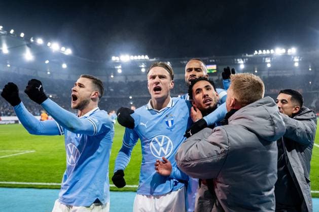 241212 Gabriel Busanello, Erik Botheim, Sergio Pena and Isaac Kiese Thelin of Malmö FF celebrates after 2-2 during the UEFA Europa League football match between Malmö FF and Galatasaray on December 12, 2024 in Malmö. Photo: Petter Arvidson BILDBYRAN kod PA PA0940 fotboll football soccer fotball uefa europa league europa league malmö ff galatasaray bbeng jubel Copyright: PETTERxARVIDSON BB241212PA153