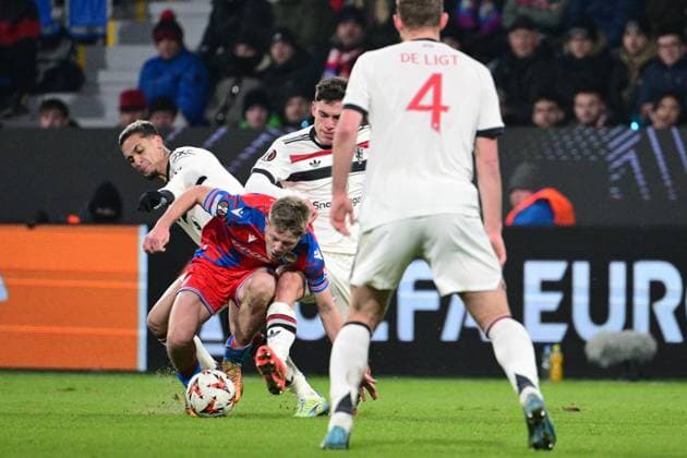 Lukas Cerv of Plzen, center, in action during the football Europa League 6th round match Viktoria Plzen vs Manchester United, ManU in Pilsen, Czech Republic, December 12, 2024. (CTKxPhoto MichalxKamaryt) CTKPhotoP2024121207868  CTKPhotoP2024121207868