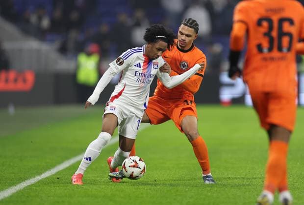 12.12.2024, Fussball UEFA Europa League, Olympique Lyon - Eintracht Frankfurt, emonline, emspor, v.l., Malick Fofana (Olympique Lyon), Pharell Nnamdi Collins (Eintracht Frankfurt) DFL DFB REGULATIONS PROHIBIT ANY USE OF PHOTOGRAPHS AS IMAGE SEQUENCES AND OR QUASI-VIDEO. xdcx Copyright: HMBxMedia Claus