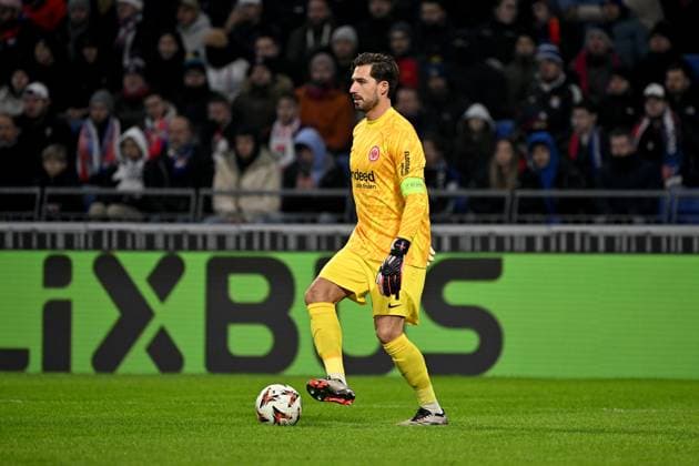 12.12.2024, xjhx, Fussball UEFA Europa League, Olympique Lyon - Eintracht Frankfurt emspor, v.l. Kevin Trapp (Eintracht Frankfurt) (DFL DFB REGULATIONS PROHIBIT ANY USE OF PHOTOGRAPHS as IMAGE SEQUENCES and or QUASI-VIDEO) Lyon