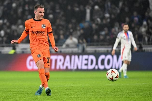 12.12.2024, xjhx, Fussball UEFA Europa League, Olympique Lyon - Eintracht Frankfurt emspor, v.l. Mario Götze Goetze (Eintracht Frankfurt) (DFL DFB REGULATIONS PROHIBIT ANY USE OF PHOTOGRAPHS as IMAGE SEQUENCES and or QUASI-VIDEO) Lyon