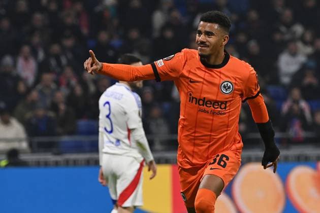 12.12.2024, xjrdrx, Fussball UEFA Europa League, Olympique Lyon - Eintracht Frankfurt emspor, v.l. Torjubel nach dem Tor zum celebrating the goal celebrate 0:1 durch Ansgar Knauff (Eintracht Frankfurt) (DFL DFB REGULATIONS PROHIBIT ANY USE OF PHOTOGRAPHS as IMAGE SEQUENCES and or QUASI-VIDEO) Lyon