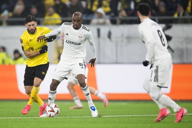 241212 Arber Zeneli of Elfsborg and Julio Romao of Qarabag during the Europa League match between Elfsborg and Qarabag on December 12, 2024 in Boras. Photo: Jörgen Jarnberger BILDBYRAN COP 112 JJ0423 fotboll football soccer fotball uefa europa league europa league elfsborg qarabag bbeng Copyright: JÖRGENxJARNBERGER BB241212JJ026