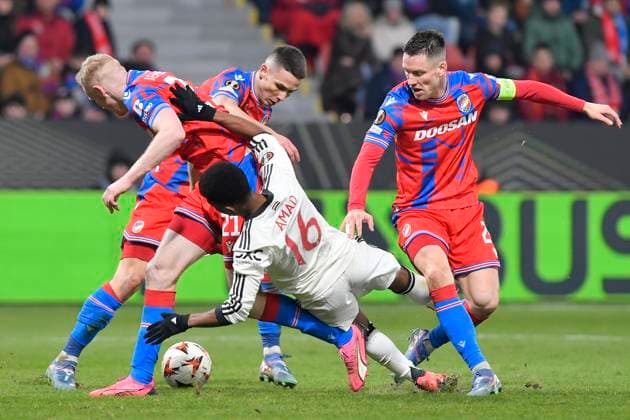 Amad Diallo of Manchester, center, in action during the football Europa League 6th round match Viktoria Plzen vs Manchester United, ManU in Pilsen, Czech Republic, December 12, 2024. (CTKxPhoto MiroslavxChaloupka) CTKPhotoP2024121208077  CTKPhotoP2024121208077