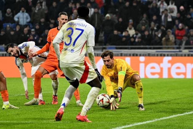 12.12.2024, xjhx, Fussball UEFA Europa League, Olympique Lyon - Eintracht Frankfurt emspor, v.l. Rayan Cherki (Olympique Lyon) Kevin Trapp (Eintracht Frankfurt) Robin Koch (Eintracht Frankfurt) Ernest Nuamah (Olympique Lyon) (DFL DFB REGULATIONS PROHIBIT ANY USE OF PHOTOGRAPHS as IMAGE SEQUENCES and or QUASI-VIDEO) Lyon