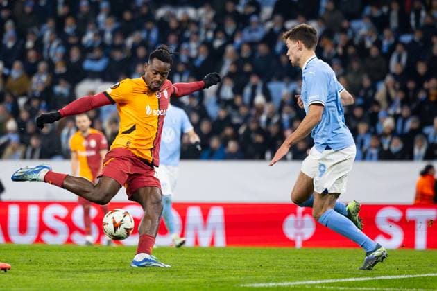 241212 Michy Batshuayi of Galatasaray during the UEFA Europa League football match between Malmö FF and Galatasaray on December 12, 2024 in Malmö. Photo: Jonas Ljungdahl BILDBYRAN COP 144 PA0940 fotboll football soccer fotball uefa europa league europa league malmö ff galatasaray bbeng Copyright: JONASxLJUNGDAHL BB241212JO045