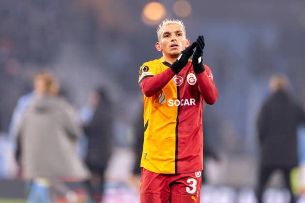 241212 Lucas Torreira of Galatasaray looks dejected after the UEFA Europa League football match between Malmö FF and Galatasaray on December 12, 2024 in Malmö. Photo: Jonas Ljungdahl BILDBYRAN COP 144 PA0940 fotboll football soccer fotball uefa europa league europa league malmö ff galatasaray bbeng Copyright: JONASxLJUNGDAHL BB241212JO053