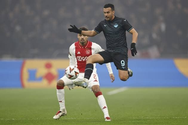 AMSTERDAM - (l-r) Devyne Rensch of Ajax, Pedro Rodriguez of SS Lazio during the UEFA Europa League match between AFC Ajax Amsterdam and SS Lazio Roma at the Johan Cruijff ArenA on Dec. 12, 2024 in Amsterdam, Netherlands. ANP Hollandse Hoogte MAURICE VAN STEEN UEFA Europa League 2024 25 League Phase MD6 2024 25 xVIxANPxSportx xMauricexvanxSteenxIVx 515559673 originalFilename: 515559673.jpg