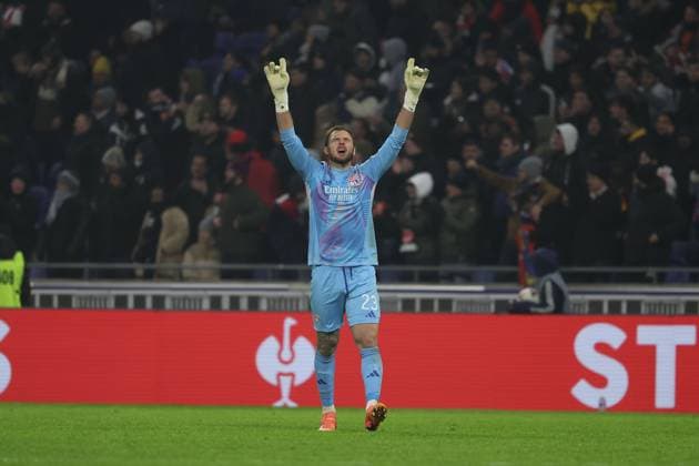 2024.12.12 6. Spieltag UEFA Europa League Olympique Lyonnais Eintracht Frankfurt v.l., Goalkeeper, Torwart Lucas Perri (Olympique Lyonnais) Torjubel, Goal celebration, celebrate the goal (DFL REGULATIONS PROHIBIT ANY USE OF PHOTOGRAPHS AS IMAGE SEQUENCES AND OR QUASI-VIDEO) Copyright: JoaquimxFerreira