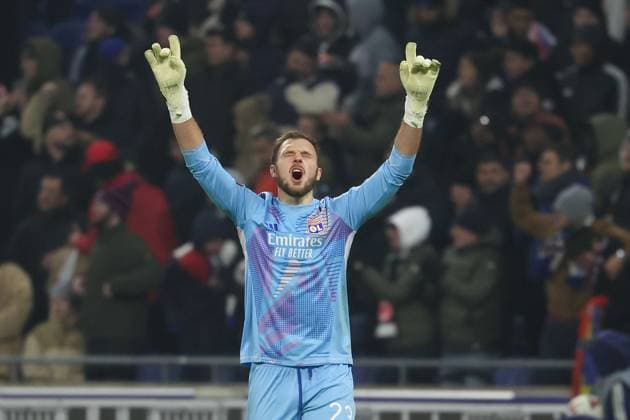2024.12.12 6. Spieltag UEFA Europa League Olympique Lyonnais Eintracht Frankfurt v.l., Goalkeeper, Torwart Lucas Perri (Olympique Lyonnais) Torjubel, Goal celebration, celebrate the goal (DFL REGULATIONS PROHIBIT ANY USE OF PHOTOGRAPHS AS IMAGE SEQUENCES AND OR QUASI-VIDEO) Copyright: JoaquimxFerreira