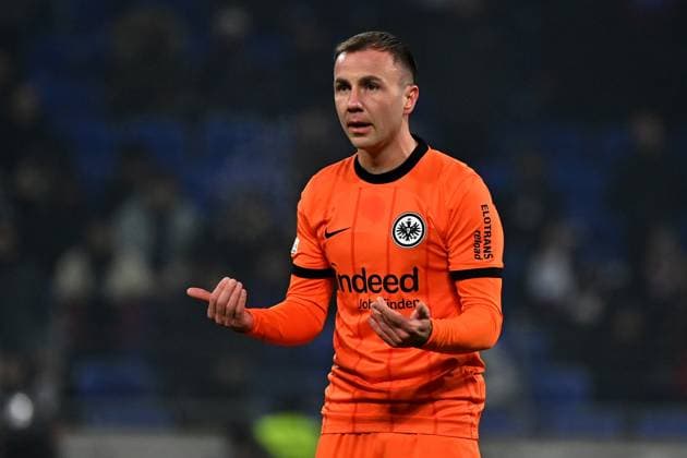 Sport Bilder des Tages 12.12.2024, xjrdrx, Fussball UEFA Europa League, Olympique Lyon - Eintracht Frankfurt emspor, v.l. Mario Götze Goetze (Eintracht Frankfurt) (DFL DFB REGULATIONS PROHIBIT ANY USE OF PHOTOGRAPHS as IMAGE SEQUENCES and or QUASI-VIDEO) Lyon