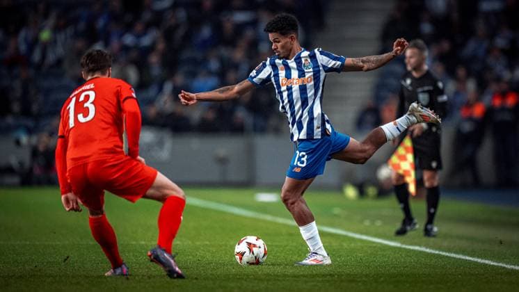 FC Porto vs FC Midjtjiland Wenderson Galeno do Futebol Clube do Porto no jogo para a Uefa Europe League (Fotografia por Smileshutter8 AvantSports) Copyright: xSmileShutter8 AvantSportsx