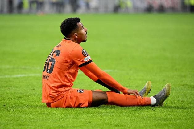 12.12.2024, xjhx, Fussball UEFA Europa League, Olympique Lyon - Eintracht Frankfurt emspor, v.l. Ansgar Knauff (Eintracht Frankfurt) Enttäuscht, traurig, frustiriert (DFL DFB REGULATIONS PROHIBIT ANY USE OF PHOTOGRAPHS as IMAGE SEQUENCES and or QUASI-VIDEO) Lyon