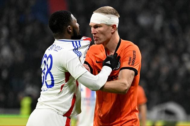12.12.2024, xjhx, Fussball UEFA Europa League, Olympique Lyon - Eintracht Frankfurt emspor, v.l. Ainsley Maitland-Niles (Olympique Lyon) Rasmus Kristensen (Eintracht Frankfurt) (DFL DFB REGULATIONS PROHIBIT ANY USE OF PHOTOGRAPHS as IMAGE SEQUENCES and or QUASI-VIDEO) Lyon