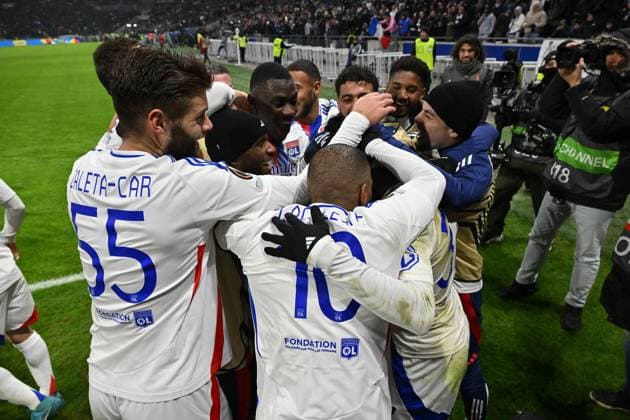 12.12.2024, xjhx, Fussball UEFA Europa League, Olympique Lyon - Eintracht Frankfurt emspor, v.l. Torjubel nach dem Tor zum celebrating the goal celebrate 3:1 durch Ernest Nuamah (Olympique Lyon) (DFL DFB REGULATIONS PROHIBIT ANY USE OF PHOTOGRAPHS as IMAGE SEQUENCES and or QUASI-VIDEO) Lyon