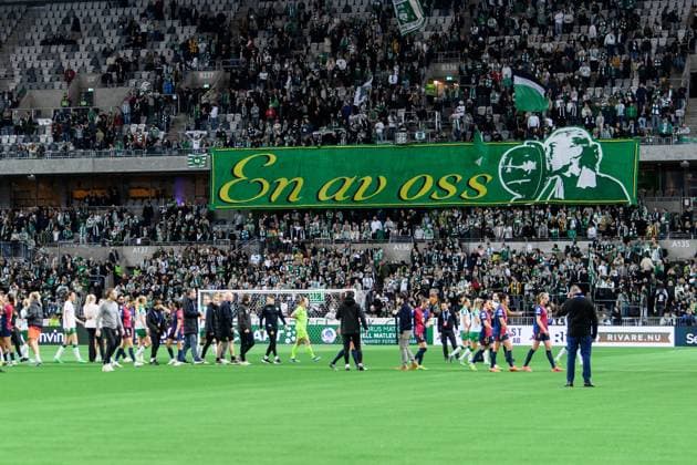 241212 Fans of Hammarby with a tifo dedicated to Ellen Gibson during the UEFA Women s Champions League football match between Hammarby and Barcelona on December 12, 2024 in Stockholm. Photo: Sara Damne BILDBYRAN kod SD JZ0598 fotboll football soccer fotball uefa womens champions league hammarby barcelona dam bbeng publik tifo Copyright: SARAxDAMNE BB241212SD048