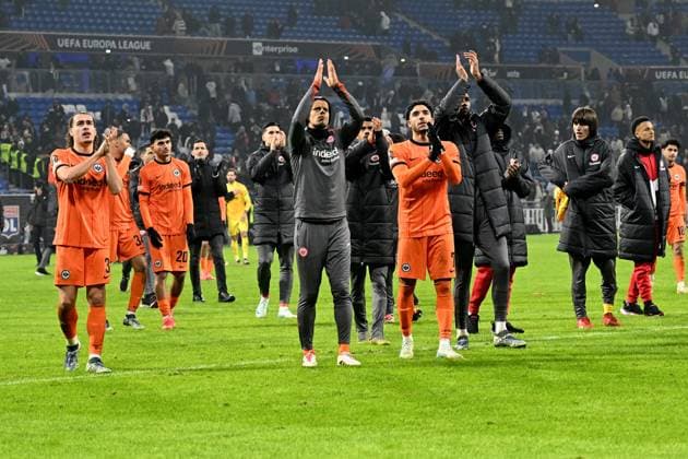 12.12.2024, xjhx, Fussball UEFA Europa League, Olympique Lyon - Eintracht Frankfurt emspor, v.l. Die Spieler bedanken sich bei den Fans Arthur Theate (Eintracht Frankfurt) Can Uzun (Eintracht Frankfurt) Timothy Chandler (Eintracht Frankfurt) Omar Marmoush (Eintracht Frankfurt) (DFL DFB REGULATIONS PROHIBIT ANY USE OF PHOTOGRAPHS as IMAGE SEQUENCES and or QUASI-VIDEO) Lyon