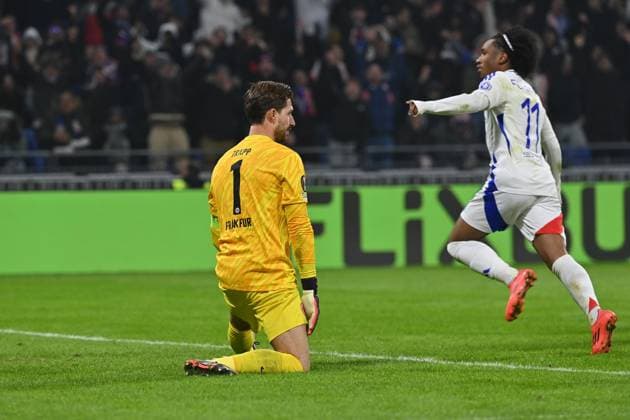 12.12.2024, xjrdrx, Fussball UEFA Europa League, Olympique Lyon - Eintracht Frankfurt emspor, v.l. Torjubel nach dem Tor zum celebrating the goal celebrate 2:1 durch Malick Fofana (Olympique Lyon) Kevin Trapp (Eintracht Frankfurt) (DFL DFB REGULATIONS PROHIBIT ANY USE OF PHOTOGRAPHS as IMAGE SEQUENCES and or QUASI-VIDEO) Lyon