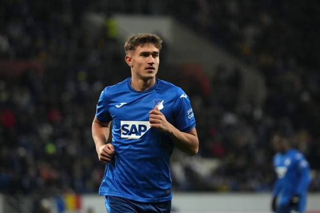 Europa League, TSG 1899 Hoffenheim vs FCSB Bukarest 12.12.2024, PreZero-Arena, Sinsheim, Europa League, TSG 1899 Hoffenheim vs FCSB Bukarest , im Bild Tom Bischof (Hoffenheim)