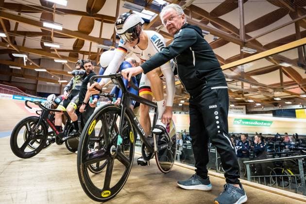 Radsport, Bahnrad, Track Cycling Challenge in Grenchen Track Cacling Challenge ; Grenchen, 13.12.2024 Hackmann Henric (RHP - Bahn-Rad-Team Rheinland-Pfalz, 128) und Coach Frank Ziegler Track Cacling Challenge in Grenchen, 13.12.2024 Copyright: xBEAUTIFULxSPORTS OlafxRellischx