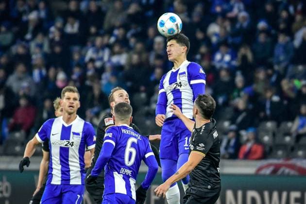 Fussball - 2.Bundesliga Hertha BSC Berlin - Preußen Münster 13.12.2024, xdanx, Fussball - 2.Bundesliga Hertha BSC Berlin - Preußen Münster v.l.Jorrit Hendrix (SC Preußen Muenster 20),Diego Demme (Hertha BSC 6),Ibrahim Maza (Hertha BSC 10),Yassine Bouchama (SC Preußen Muenster 5),Zweikampf, Duell, Kampf, tackle (DFL DFB REGULATIONS PROHIBIT ANY USE OF PHOTOGRAPHS as IMAGE SEQUENCES and or QUASI-VIDEO) Daniel Lakomski Mix1 Berlin Olympiastadion Berlin Berlin Deutschland (DE)