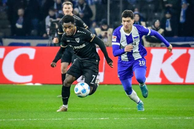 Fussball - 2.Bundesliga Hertha BSC Berlin - Preußen Münster 13.12.2024, xdanx, Fussball - 2.Bundesliga Hertha BSC Berlin - Preußen Münster v.l.Daniel Kyerewaa (SC Preußen Muenster 7),Ibrahim Maza (Hertha BSC 10),Zweikampf, Duell, Kampf, tackle (DFL DFB REGULATIONS PROHIBIT ANY USE OF PHOTOGRAPHS as IMAGE SEQUENCES and or QUASI-VIDEO) Daniel Lakomski Mix1 Berlin Olympiastadion Berlin Berlin Deutschland (DE)