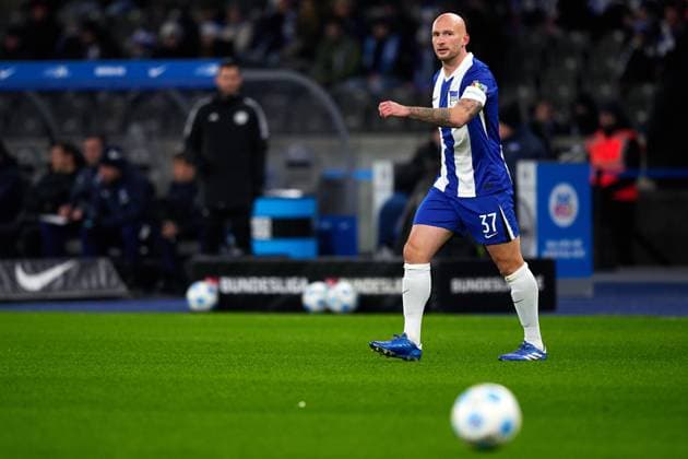 Toni Leistner (Hertha BSC, 37), GER, Hertha BSC vs. SC Preussen Muenster, Fussball Herren, 2. Bundesliga, Saison 2024 2025, 16. Spieltag, 13.12.2024. (DFL REGULATIONS PROHIBIT ANY USE OF PHOTOGRAPHS AS IMAGE SEQUENCES AND OR QUASI - VIDEO). GER, Hertha BSC vs. SC Preussen Muenster, Fussball Herren, 2. Bundesliga, Saison 2024 2025, 16. Spieltag, 13.12.2024. Berlin