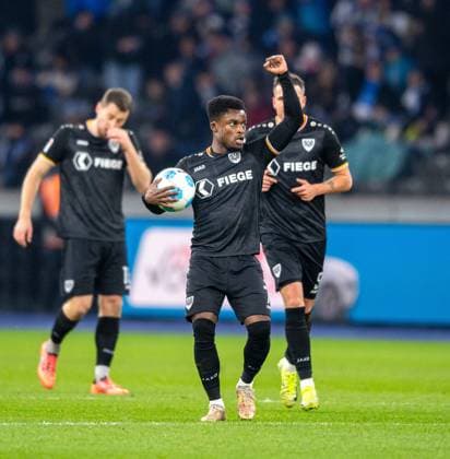 Fussball, Herren, Saison 2024 2025, 2. Bundesliga (16. Spieltag), Hertha BSC - SC Preußen Münster, Daniel Kyerewaa (Münster), Jubel nach Tor zum 1:1, 13.12. 2024,