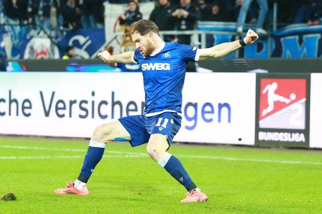 13.12.2024, xrekx, Fussball 2.Bundesliga, Karlsruher SC - Jahn Regensburg emspor, v.l. Budu Zivzivadze (Karlsruher SC) bejubelt das 3:2 (DFL DFB REGULATIONS PROHIBIT ANY USE OF PHOTOGRAPHS as IMAGE SEQUENCES and or QUASI-VIDEO) Karlsruhe