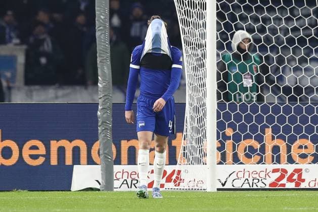 13.12.2024, xtgx, Fussball - 2.Bundesliga, Hertha BSC Berlin - Preussen Muenster emspor, v.l. Pascal Klemens (Hertha, 41) enttaeuscht, schaut enttaeuscht, niedergeschlagen, disappointed (DFL DFB REGULATIONS PROHIBIT ANY USE OF PHOTOGRAPHS as IMAGE SEQUENCES and or QUASI-VIDEO) Berlin
