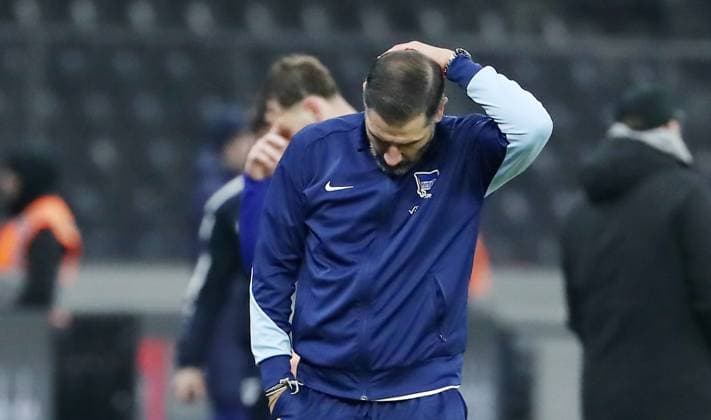 Trainer Cristian Fiel enttäuscht nach Spielende Enttäuschung Fußball Fussball DFL 2.Bundesliga Herren 16. Spieltag Saison 2024 2025 13.12.2024 Hertha BSC Berlin vs. Preußen Münster DFL regulations prohibit any use of photographs as image sequences and or quasi-video
