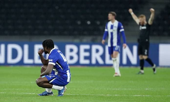 Deyovaisio Zeefuik enttäuscht nach Spielende Enttäuschung Fußball Fussball DFL 2.Bundesliga Herren 16. Spieltag Saison 2024 2025 13.12.2024 Hertha BSC Berlin vs. Preußen Münster DFL regulations prohibit any use of photographs as image sequences and or quasi-video