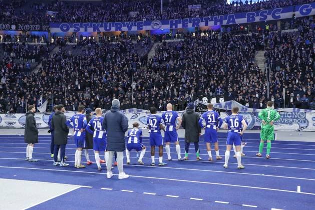 13.12.2024, xtgx, Fussball - 2.Bundesliga, Hertha BSC Berlin - Preussen Muenster emspor, v.l. Hertha BSC enttaeuscht, schaut enttaeuscht, niedergeschlagen, disappointed (DFL DFB REGULATIONS PROHIBIT ANY USE OF PHOTOGRAPHS as IMAGE SEQUENCES and or QUASI-VIDEO) Berlin
