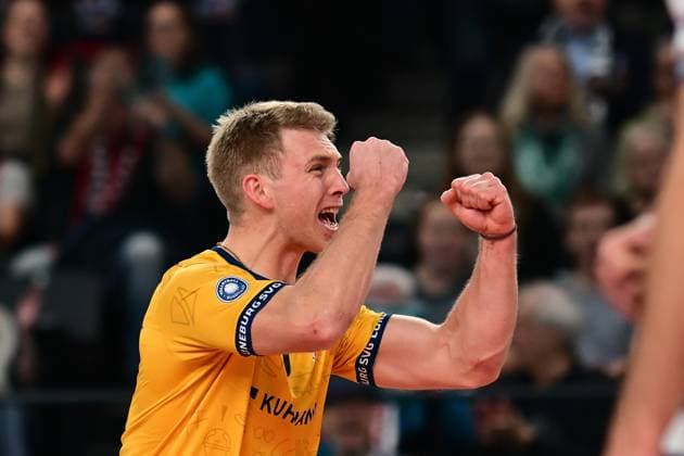 Volleyball I Herren I Saison 2024-2025 I Bundesliga I 12. Spieltag I SVG Lüneburg - VfB Friedrichshafen I 13.12.2024 Jubel, Begeisterung, Enthusiasmus, Euphorie, Freude, Glücksgefühl, Heiterkeit bei: Gage Thomas Wortley (6, SVG Lüneburg) Lüneburg LKH Arena Niedersachsen Deutschland Copyright: xLobeca AndreasxHannigx